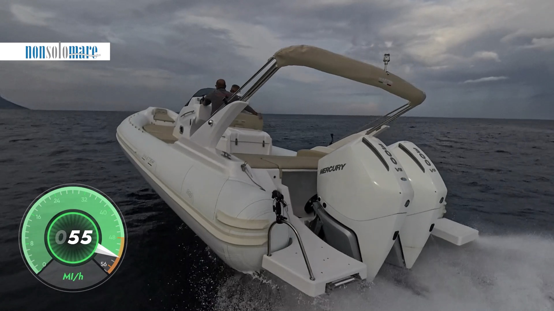 Master 996 prova in mare con 2 V8 da 300 cavalli di casa Mercury