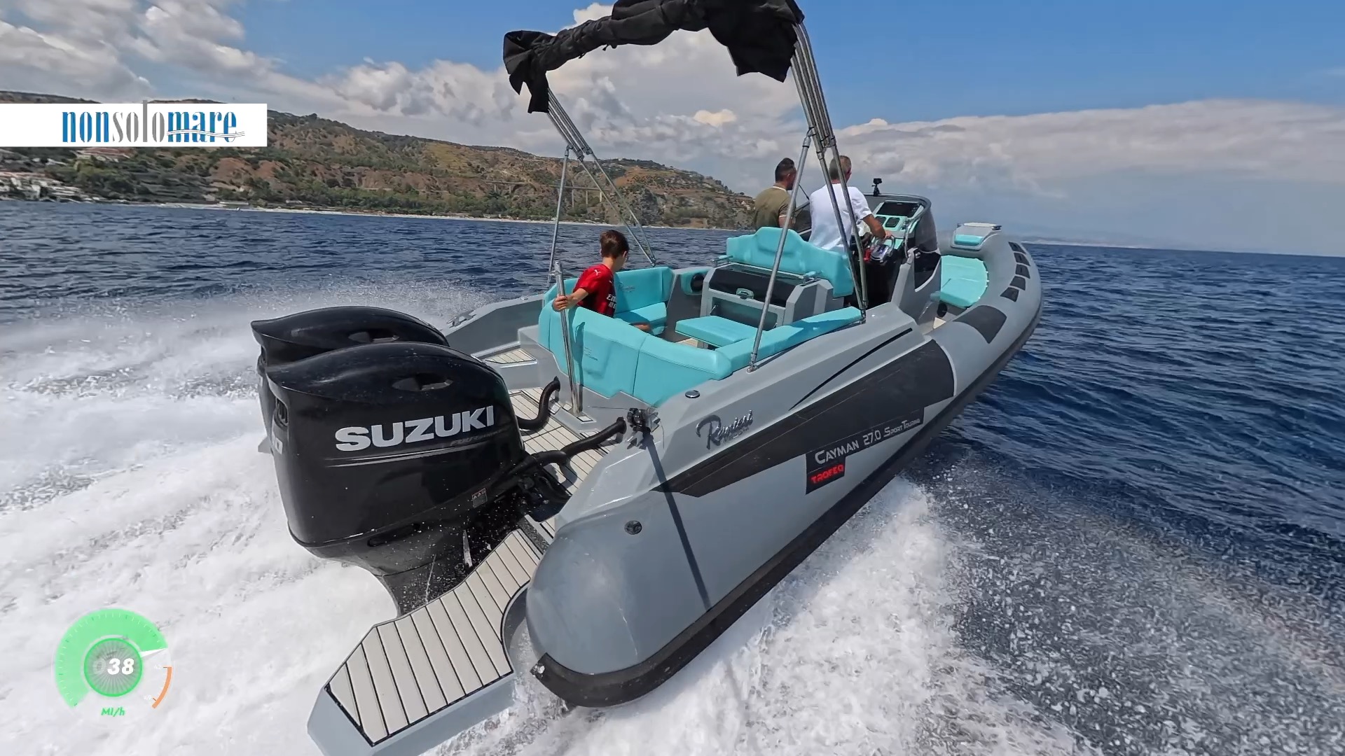 Ranieri International Cayman 27.0 Sport Touring powered 2×200 Suzuki prova in mare