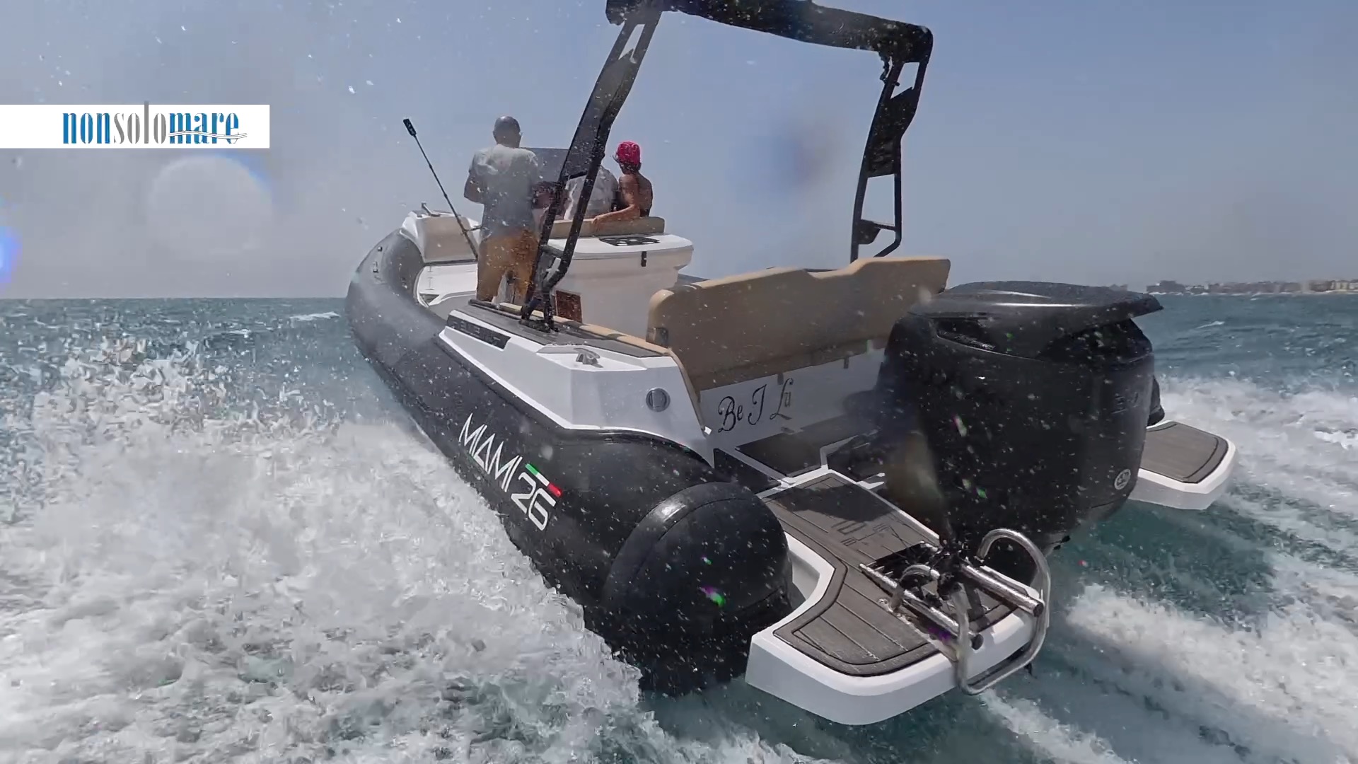 prova in mare BlueRib Miami 26 powered Suzuki DF300