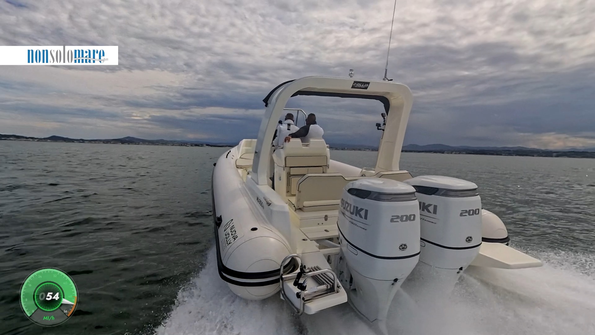 Nuova Jolly NJ850 prova in mare con Suzuki 2×200 ATX