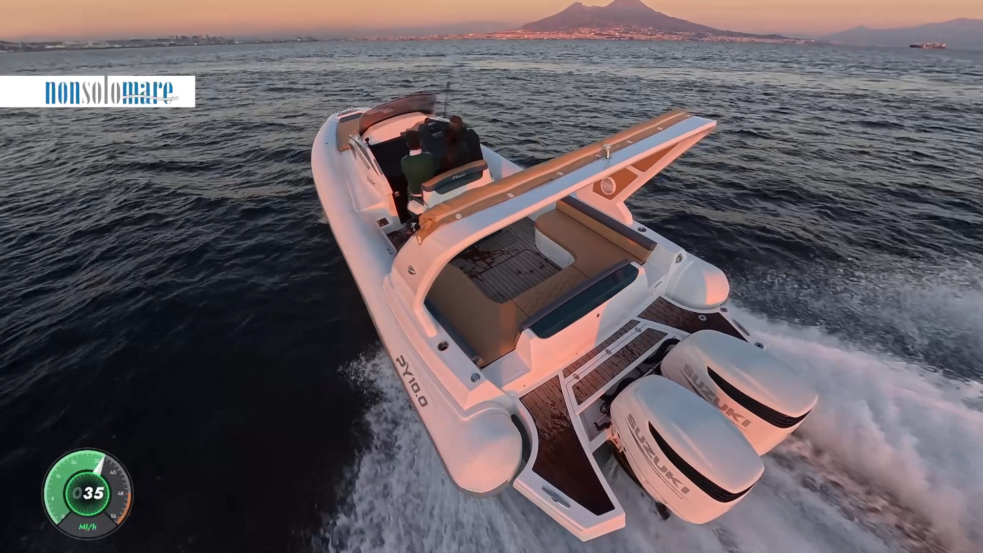 PY 10.0 Cabin powered by Suzuki DF300 proviamolo al tramonto con miss “Panamera”
