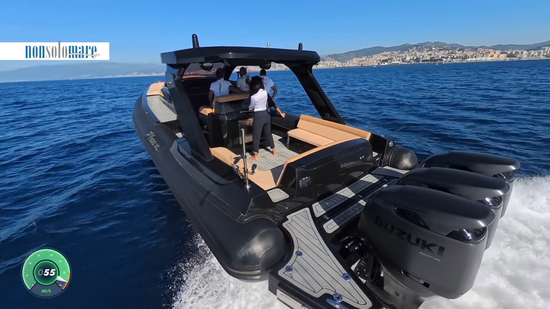 PY100 XL prova in mare con una tripla Suzuki DF300 Stealthline